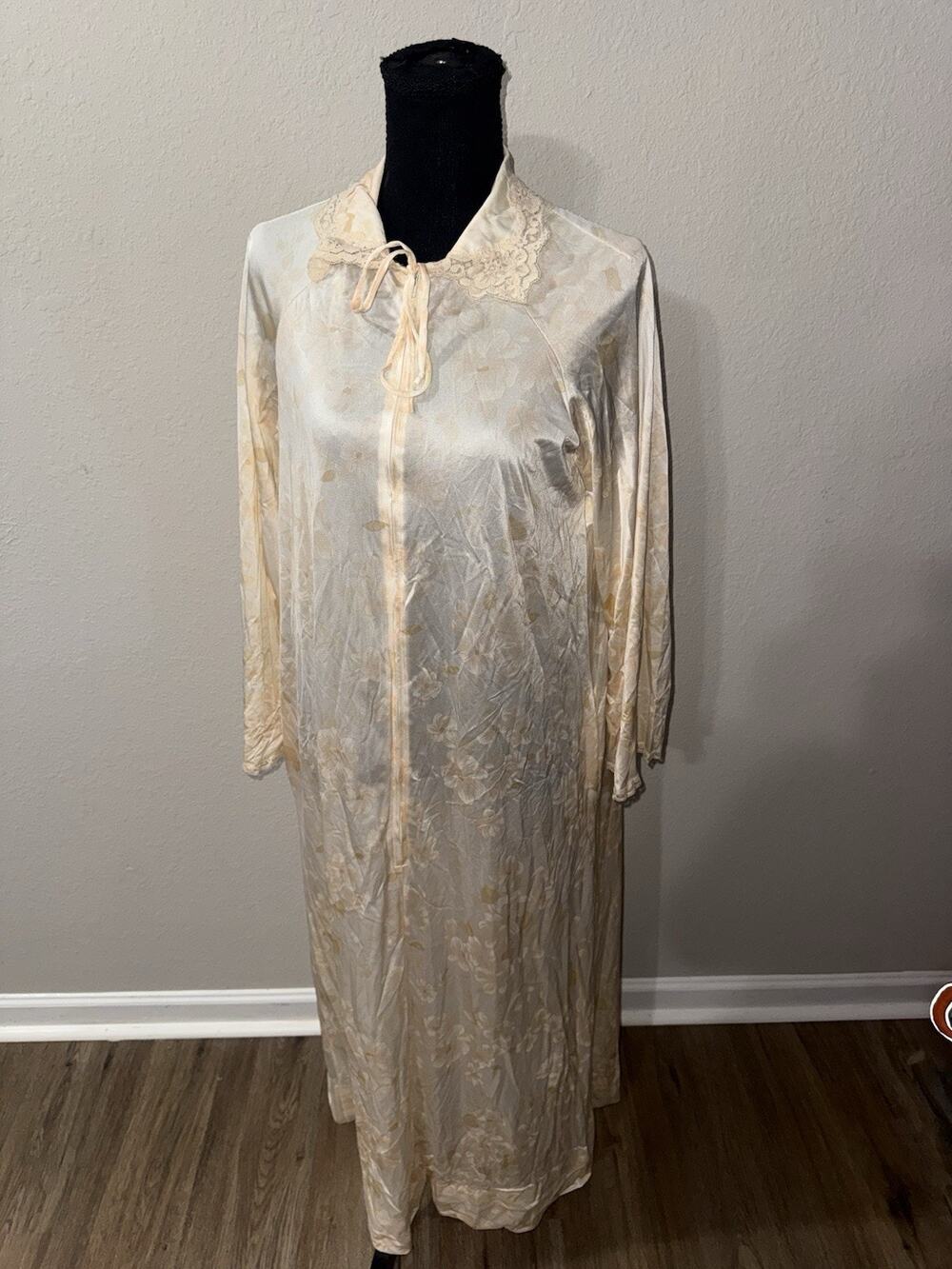 VTG Miss Elaine Nightgown Small Peach Floral Damask Zip Front Lace Long Dress